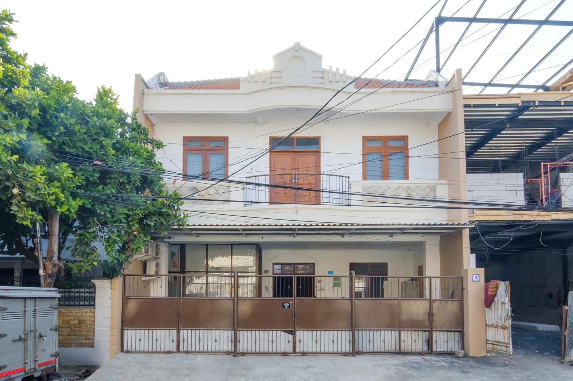 Mono Coliving Kertajaya Syariah, Sby Hotell Surabaya Eksteriør bilde